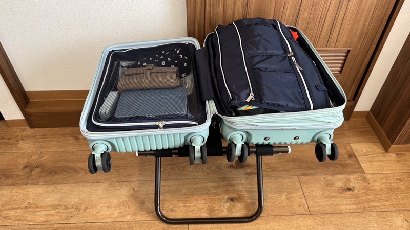 ชั้นวางกระเป๋าเดินทาง