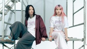 UNIQLO UT x YOASOBI คอลเลกชันใหม่! แฟชั่นลายกราฟิกสุดเอ็กซ์คลูซีฟจาก 4 ศิลปินชื่อดัง วางขายกรกฎาคม 2026